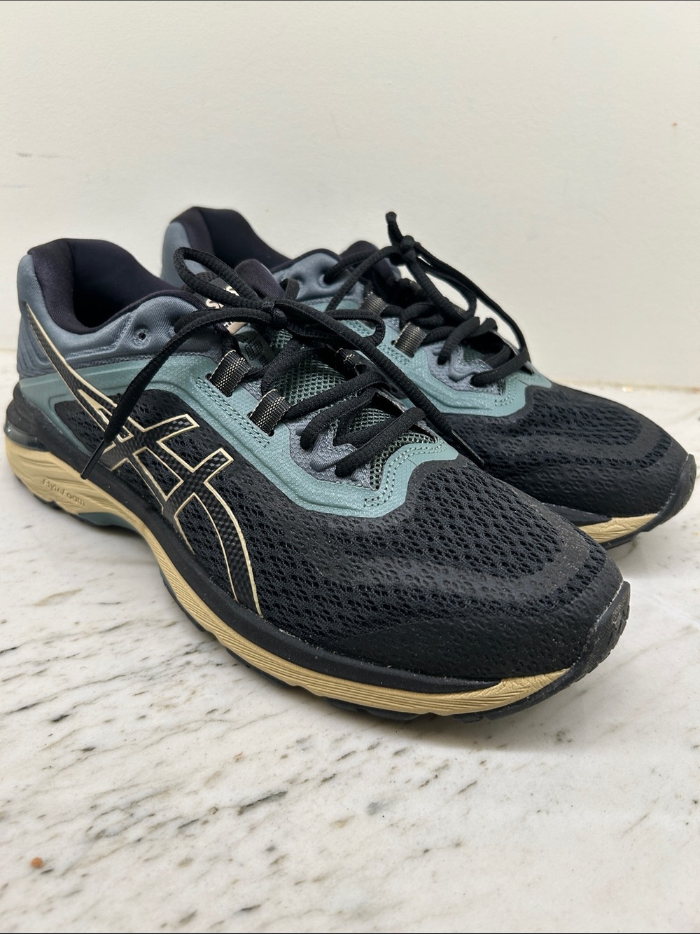 Asics Black & Teal Athletic Running Shoes Men’s GT-2000
